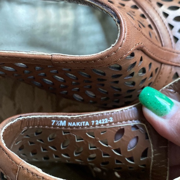 Connie NAKITA Cork Wedge woman’s sandal shoe tan brown leather upper size 7.5 🌹 - Picture 16 of 17